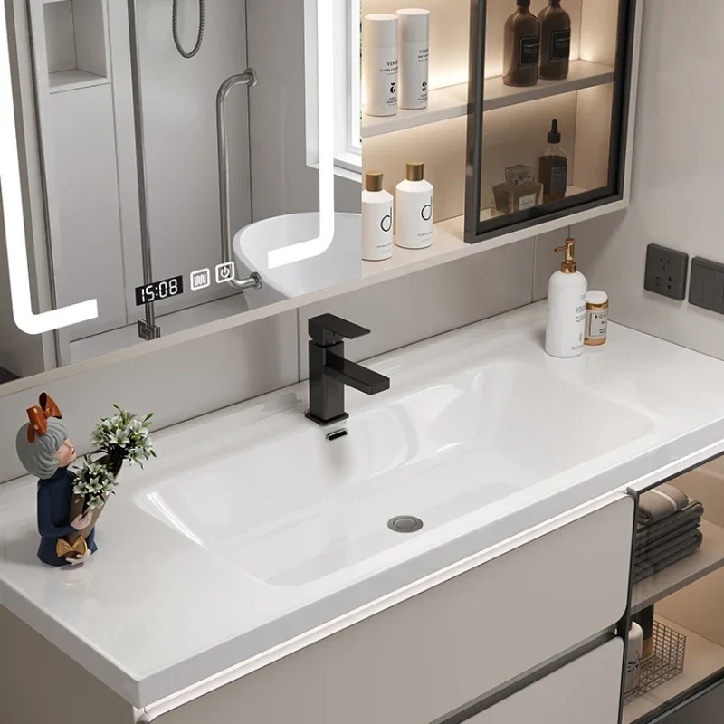 Items Garage Bathroom Cabinet  – Luxury Skincare Rituals Bewertung und Preis